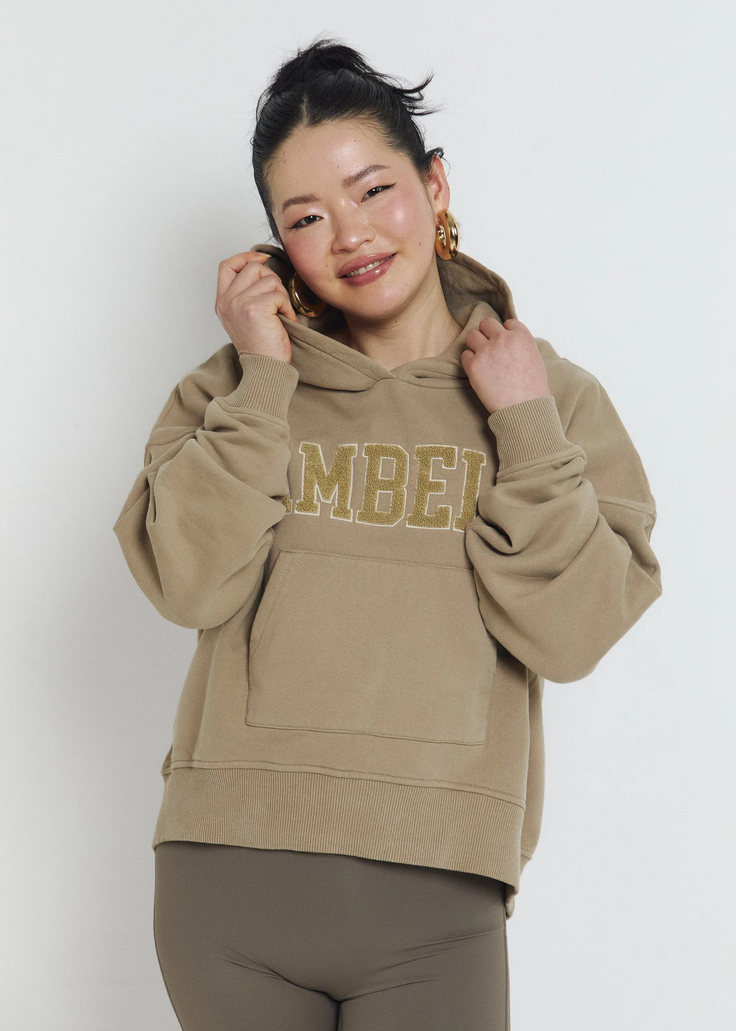 The Perfect Oversized Hoodie - Image 14